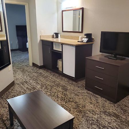 Best Western Fort Wayne Inn & Suites North Luaran gambar