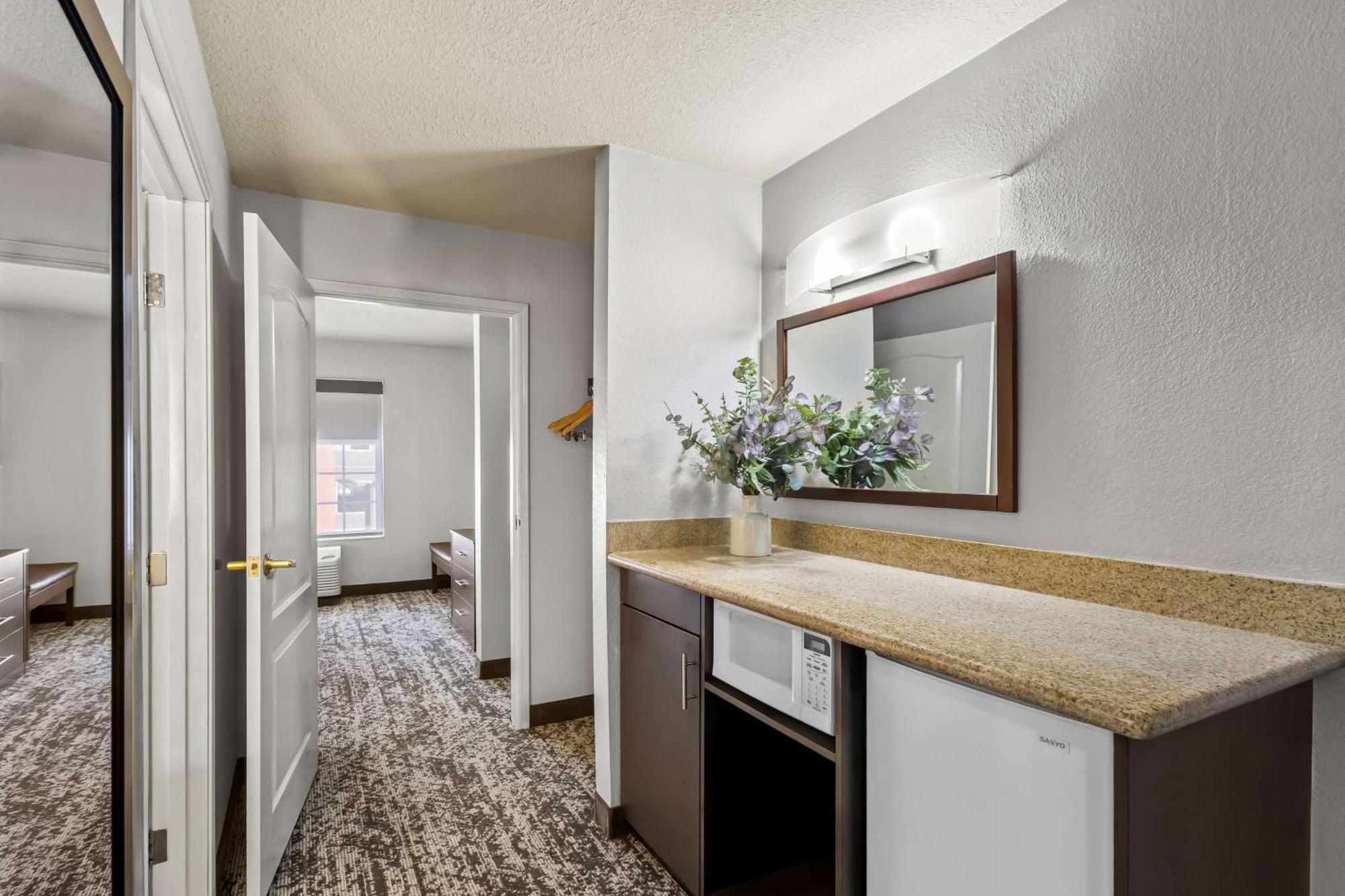 Best Western Fort Wayne Inn & Suites North Luaran gambar