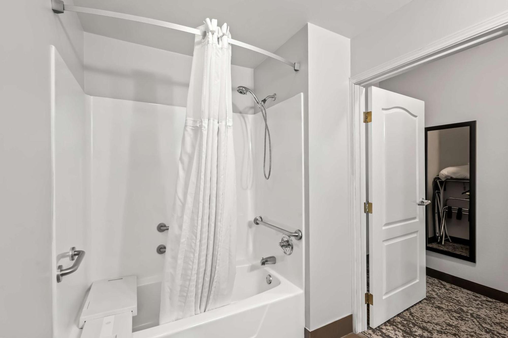 Best Western Fort Wayne Inn & Suites North Luaran gambar
